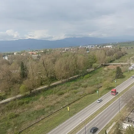 Apartamento панорамен за с гледка към парк и планини *